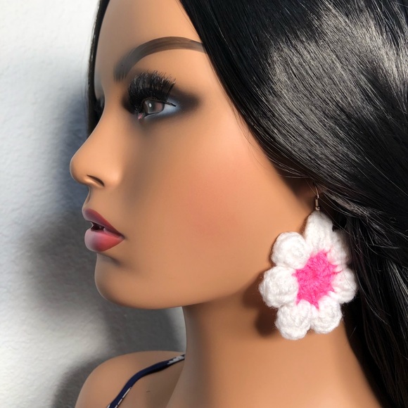 Handmade Crochet White & Hot Pink Daisy Earrings - Picture 10 of 11